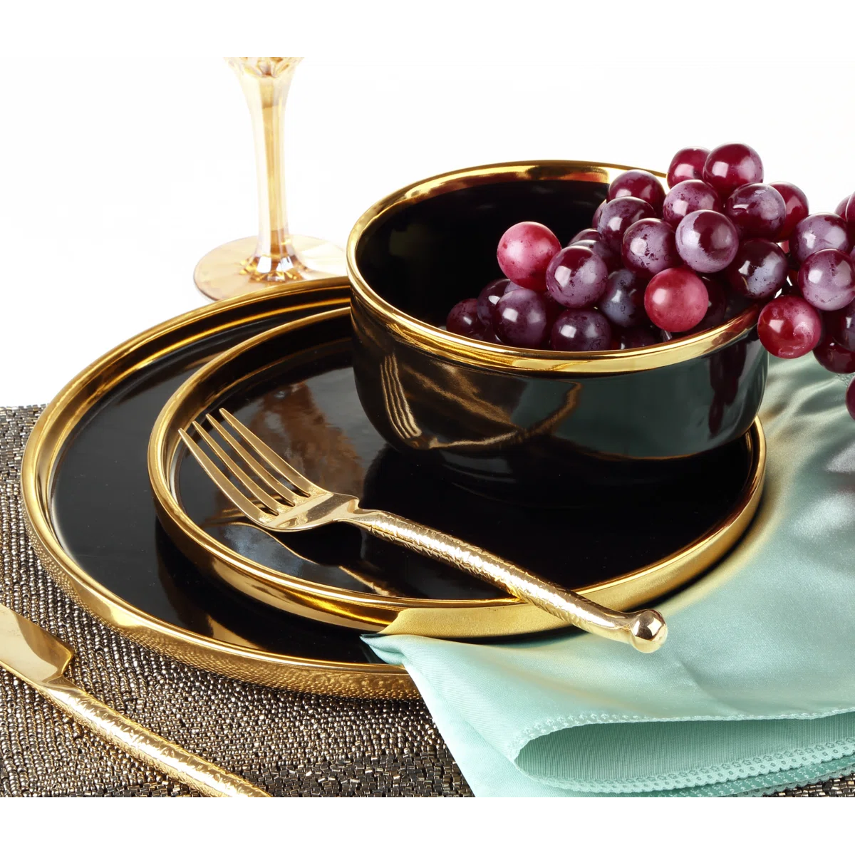 Hillcrest 12 Piece Gold Rim Dinnerware Set, Service For 4
