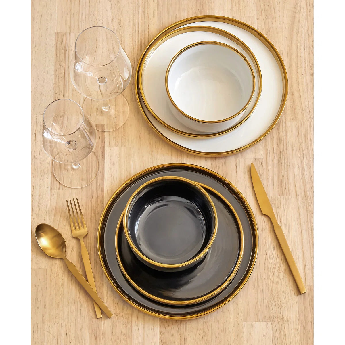 Hillcrest 12 Piece Gold Rim Dinnerware Set, Service For 4